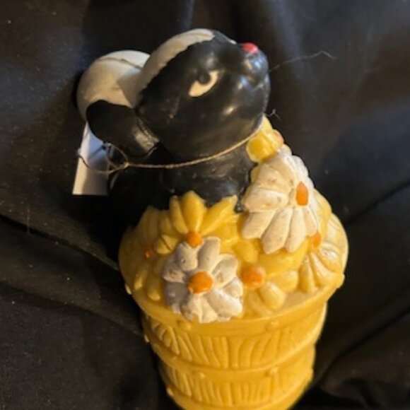 adorable vintage skunk soap figure figurine Avon w box 1982 daisys - Picture 4 of 5